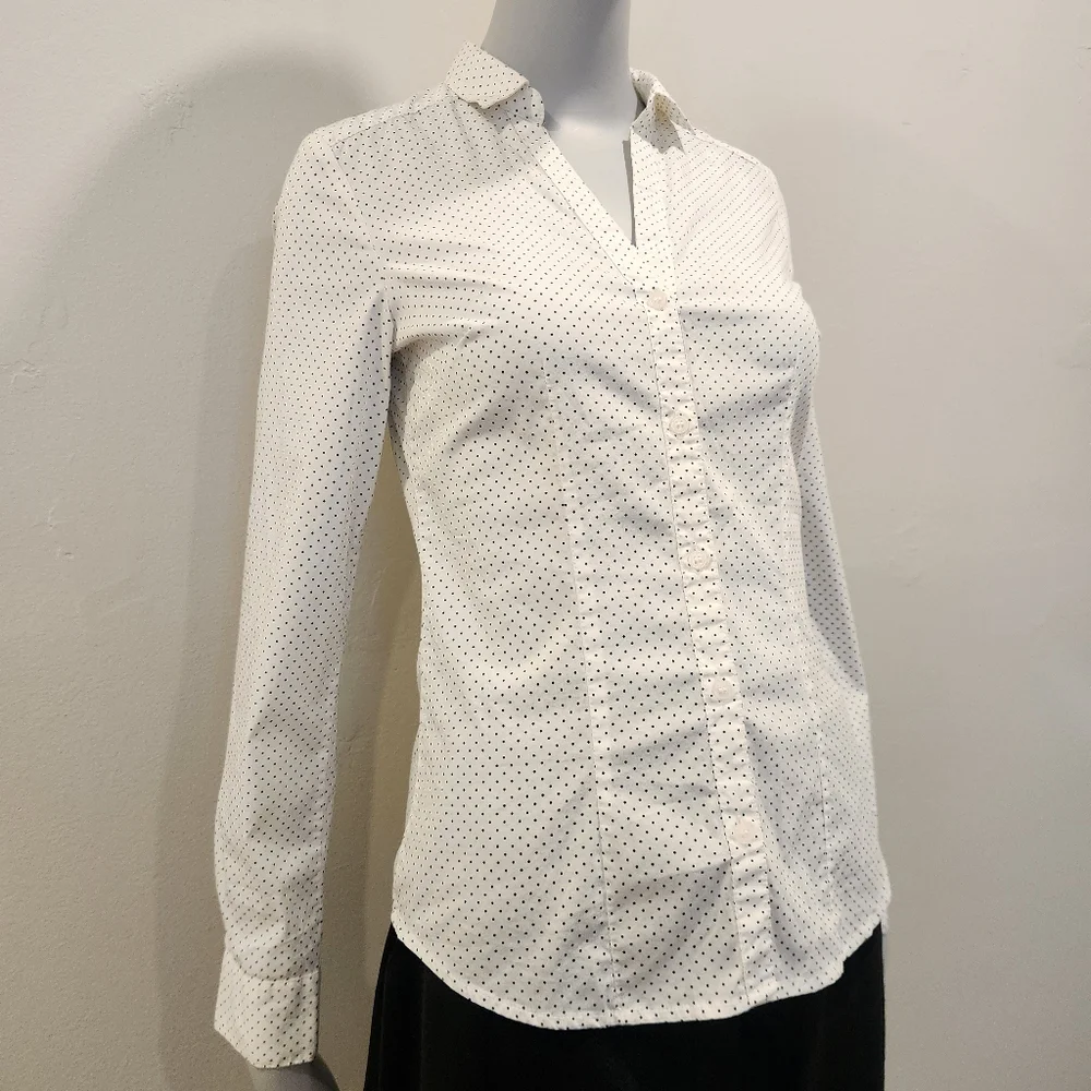 🟣 Sz 2 H&M Women's White Cotton Blend Polka Dot Long Sleeve Button-Down Shirt - Picture 2 of 7